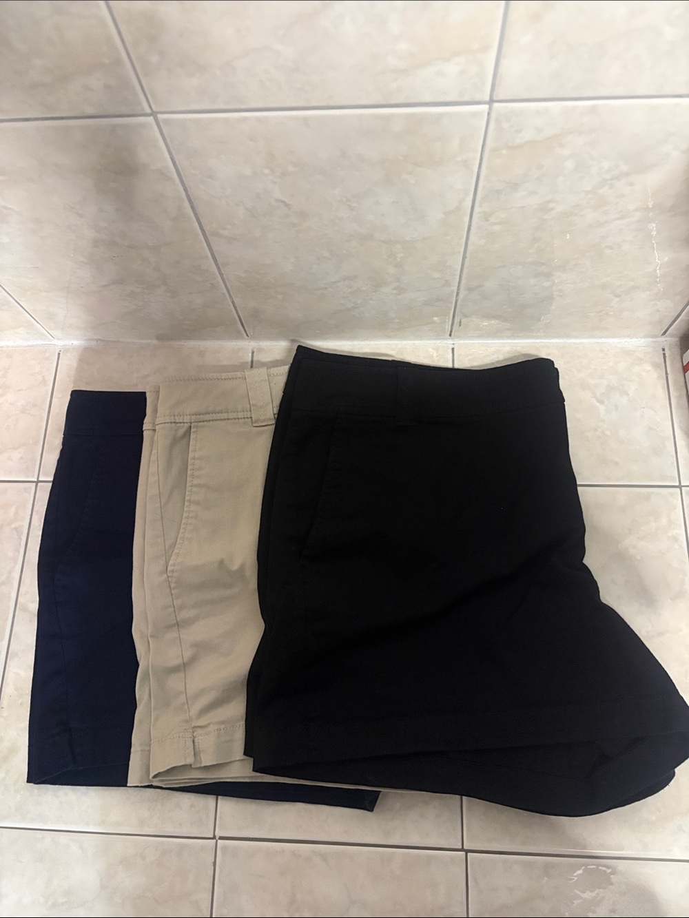 New York and Company 3pc bundle Women's Shorts Black, Khaki, Navy Sz 16 4”